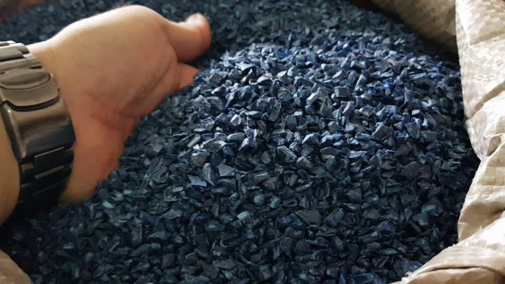 Pengumpulan & Seleksi Bahan Baku (Sourcing & Sorting)